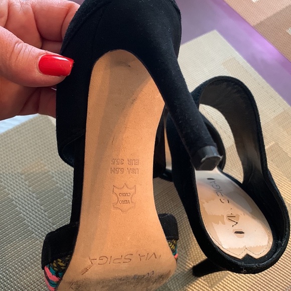 Via Spiga used once the front is different color pretty - Picture 4 of 11